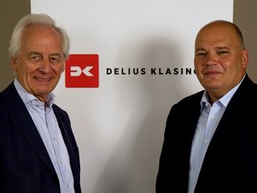 Konrad Delius (links) und Lars Rose (rechts) stehen nebeneinander.